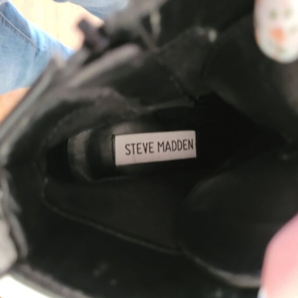 Host Pick🎉 Steve Madden Laurie Black and Red Brocade Rose Moto Boots Size 7.5 - Picture 9 of 10